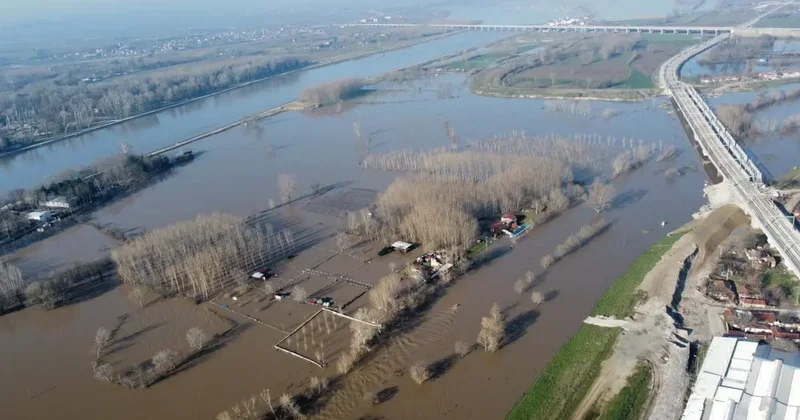 Edirne de Nehir Taşkınları İle Tarihi Köprüler Kapandı