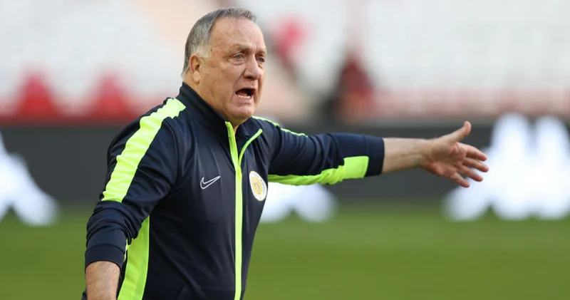 Curaçao da Dick Advocaat görevinden ayrıldı Futbol Haberleri