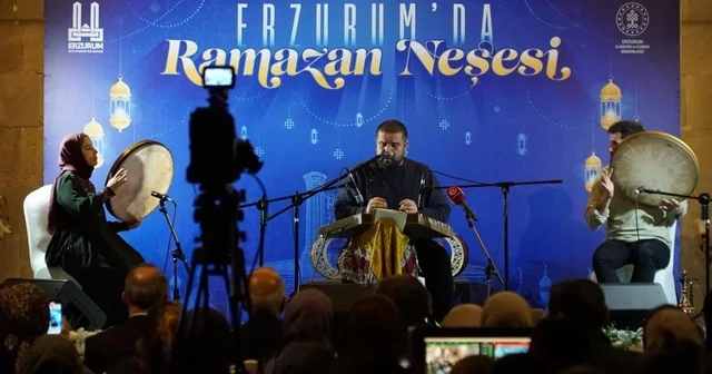 Yakutiye Medresesi nde santurun zarif nağmeleri yankılandı Erzurum Haberleri