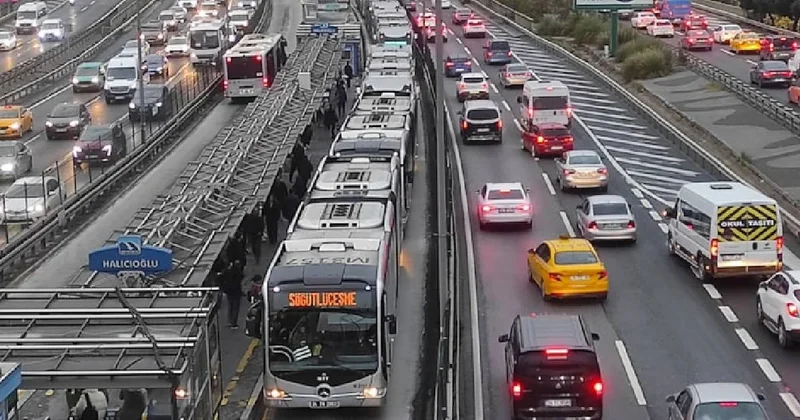 İstanbul trafiğinde yeni dönem: Bugünden itibaren hız sınırı düşürüldü Sözcü Gazetesi