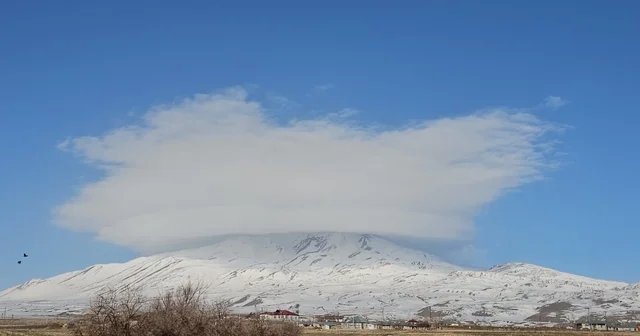 Süphan Dağı semalarında mercek bulutu oluştu Bitlis Haberleri