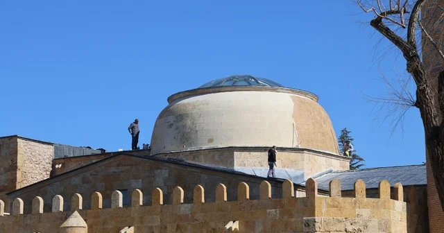 Tarihi Cacabey Medresesi nde su sızıntısına müdahale edildi Kırşehir Haberleri