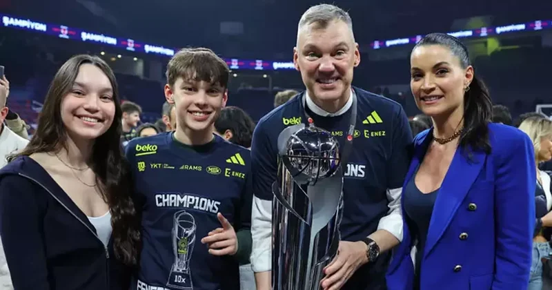 Kupa zaferi sonrası Sarunas Jasikevicus: Biz Fenerbahçe yi harika kılmak için buradayız Fanatik Gazetesi Basketbol Haberleri Spor