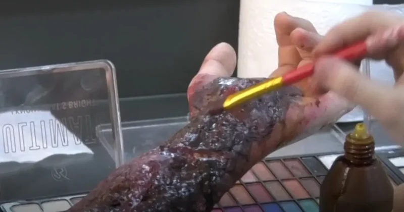 Bursa da öğrencilerden gerçeği aratmayan özel efekt makyajları