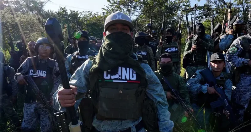 Meksika yı ateşe veren kartelden halka tehdit: Sokağa çıkanı vururuz