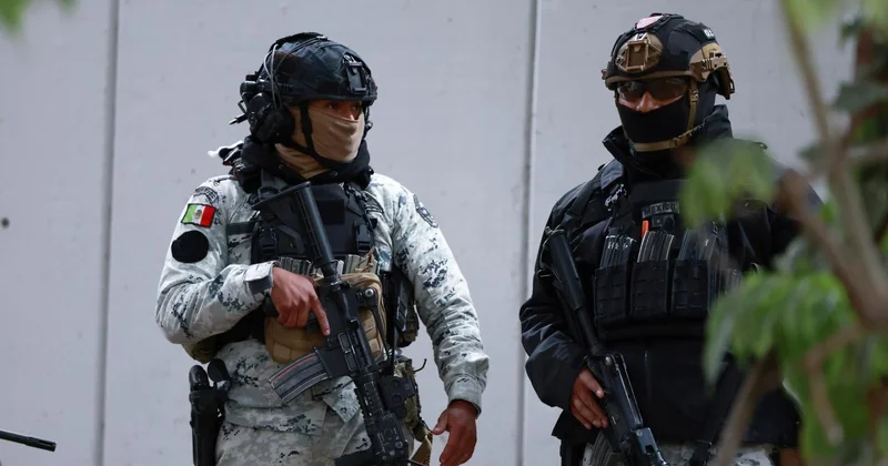 Meksika da uyuşturucu baronunun öldürülmesinin ardından çıkan olaylarda 55 kişi öldü