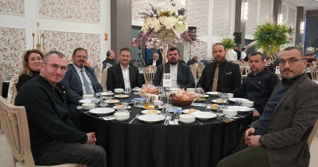 Anahtar Partisi Denizli İl Başkanı Sarun İdmanyurdu nun iftar yemeğine katıldı Denizli Haberleri