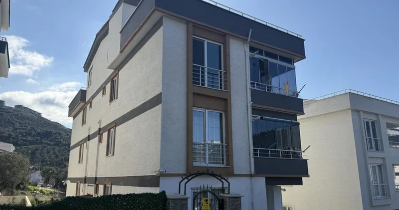 Akıllara durgunluk veren savunma! Kucağından düştü, burnundaki kanı akıttı Son dakika haberleri