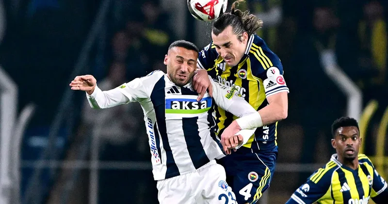 Fenerbahçe 13 dakikada 2 futbolcusunu kaybetti