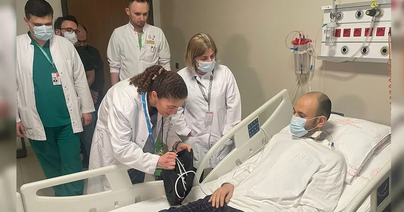 Kalp nakli bekleyen hasta yapay kalple hayata tutundu