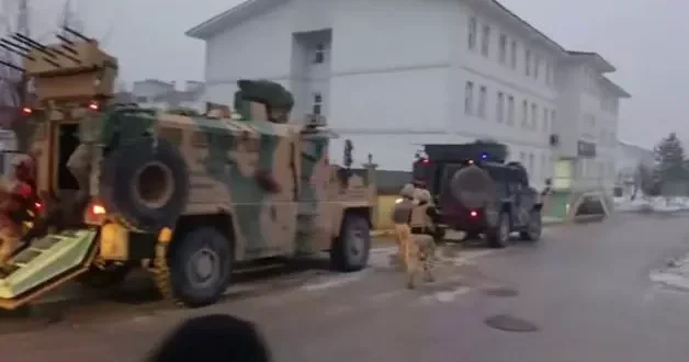 Van ve Hakkari de zehir tacirlerine baskın