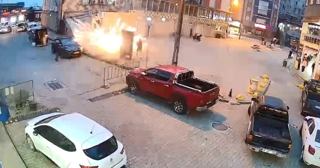 Artvin de cami önünde atılan havai fişekler korku ve paniğe neden oldu Artvin Haberleri