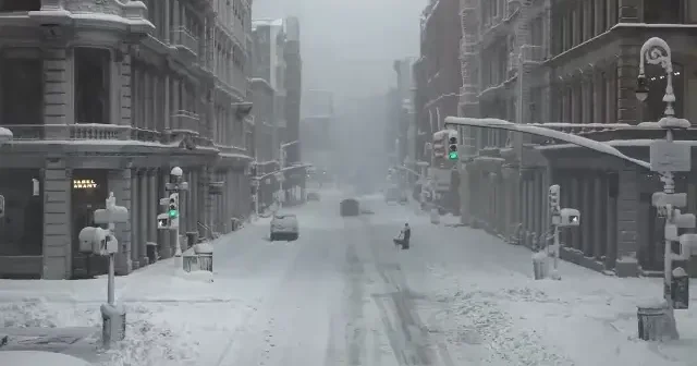 New York ta kar fırtınası etkili oluyor VİDEO İZLE