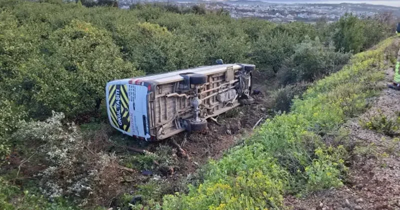 Hatay da öğrenci servisi devrildi: 9 kişi yaralandı