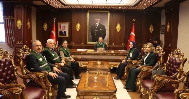 Yeşilay Trabzon Şubesi Başkanı Güner, Of Kaymakamı Eşref Akça yı ziyaret etti Trabzon Haberleri