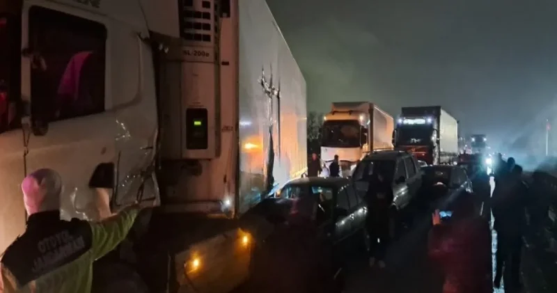 17 araç çarpıştı: Ankara yönü ulaşıma kapandı