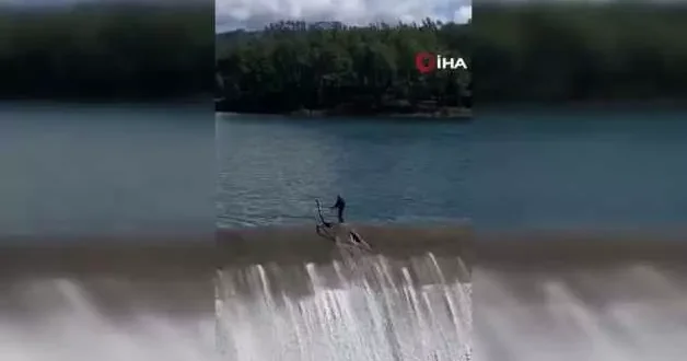 Balık üreticisinin yürekleri ağızlara getiren temizlik çalışması