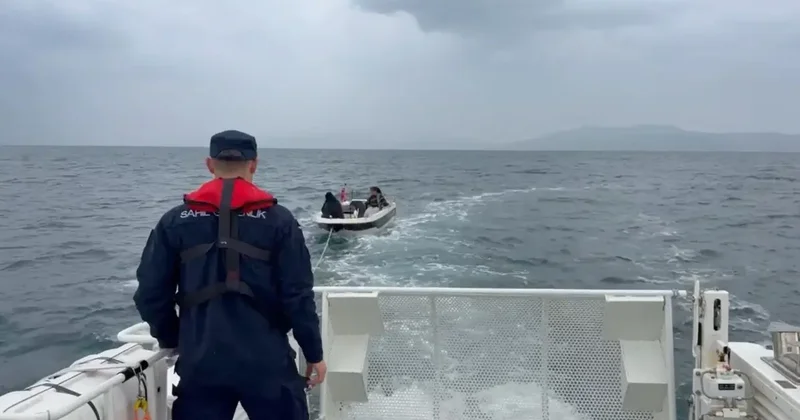 Kuşadası’nda sürüklenen teknedeki iki kişi kurtarıldı
