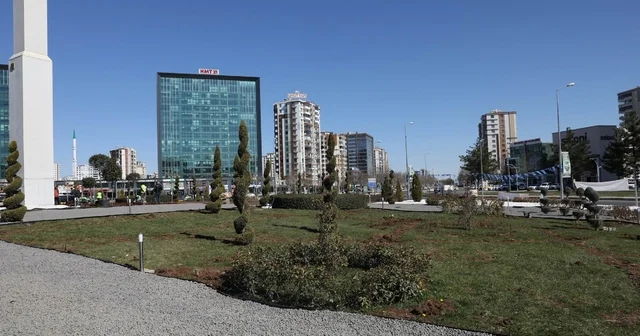 8 bin metrekarelik Dünya Kavşağı çevreci peyzajla yenilendi Diyarbakır Haberleri