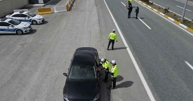 Erzincan da bayram tatilinde 11 bin 611 araç denetlendi Erzincan Haberleri