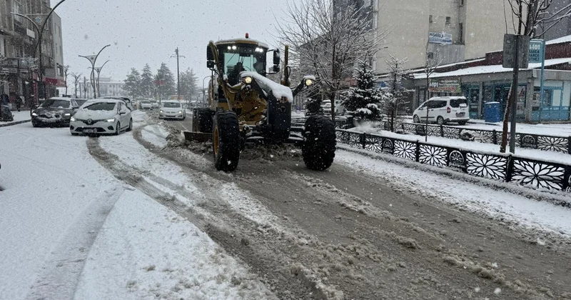 Hakkari merkez ve Yüksekova da eğitime bir gün ara verildi