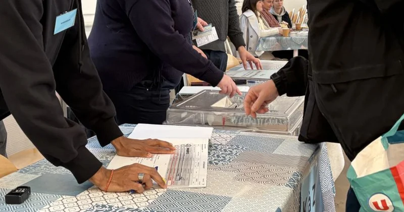 Fransa’da seçimlerde büyük kentlerde sol kazandı Dış Haberler