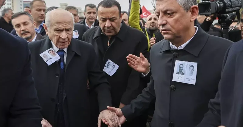 Şehit cenazesinde dikkat çeken anlar! Özel ile Bahçeli yan yana