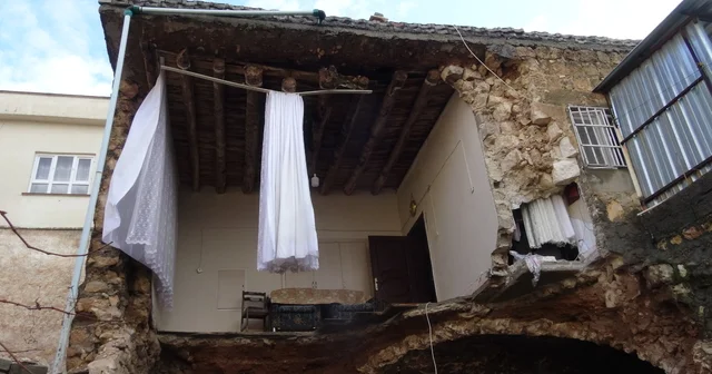 Batman da sağanak sırasında evin bir bölümü çöktü Batman Haberleri