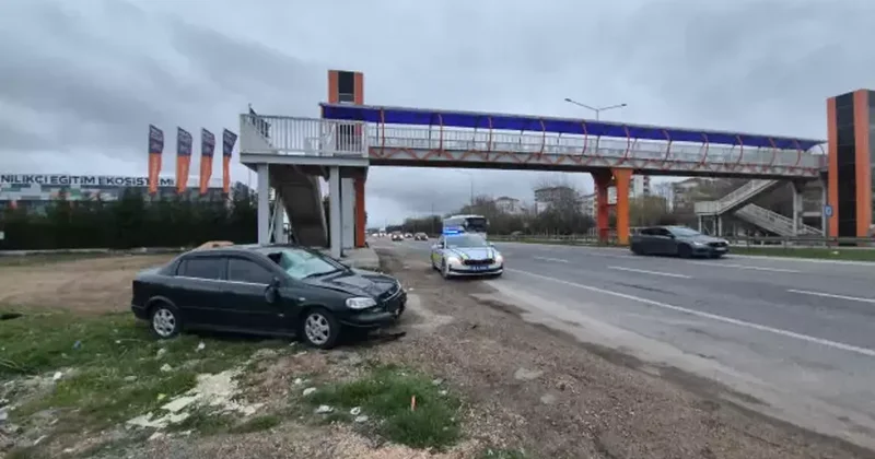 Üst geçide 20 metre mesafede feci kaza: otomobilin çarptığı yaşlı kadın öldü