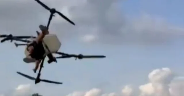 Tarım dronuna tutunan çiftçinin düştüğü anlar kamerada Samsun Haberleri