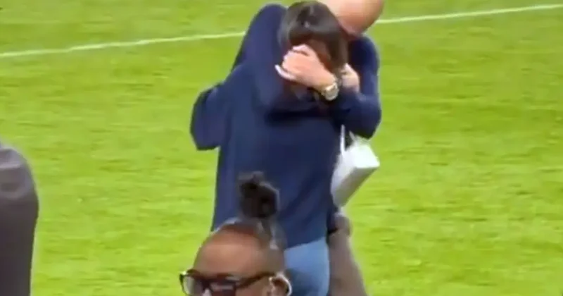 Tarihi maçtan sonra viral olan görüntü