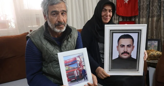 Füze saldırısında can veren genç tır şoförünün annesi: İsrail ve Amerika kahrolsunlar, kendi ateşlerinde yansınlar İsrail ve Amerika nın füze saldırısında hayatını kaybeden tır şoförünün ailesi bayramı hüzünlü geçirdi Hatay Haberleri
