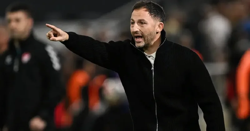 Fenerbahçe de kovulmaktan zor kurtulan Tedesco ya dev talip çıktı