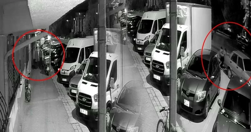 Sokaktaki otomobili iterek çaldılar! Hayrete düşüren anlar kamerada