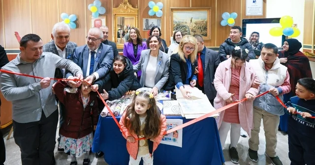 Özel ihtiyaçlı bireylerin eserleri sergilendi Manisa Haberleri