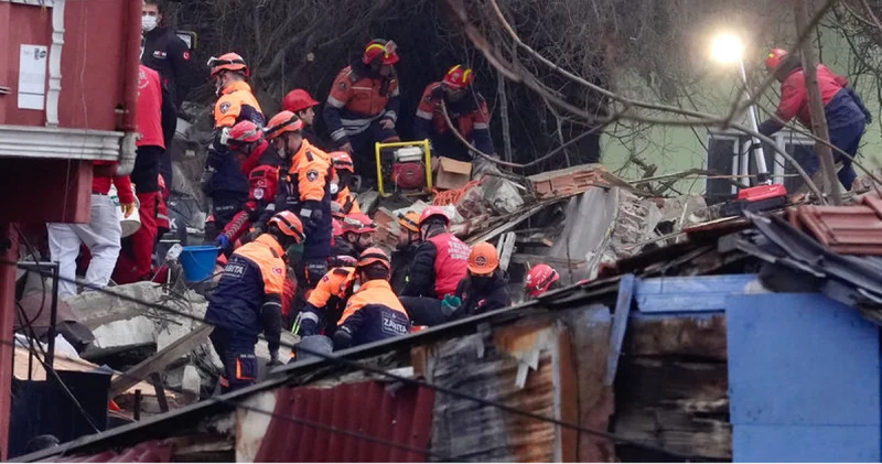 Fatih te bir yaralı entübe edildi Son dakika haberleri