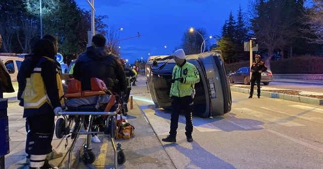 Çorum da minibüsle çarpışan cip yan yattı: 1 yaralı Çorum Haberleri