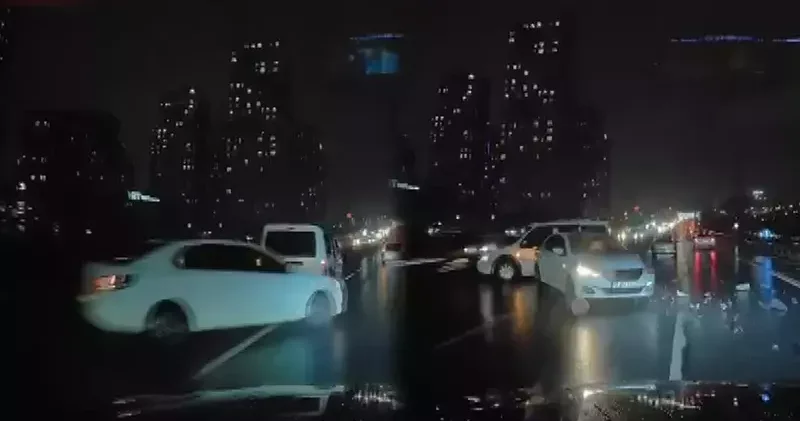 Esenyurt’ta makas atan sürücünün neden olduğu kaza kamerada