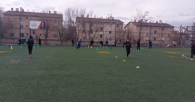 Muş ta futbol antrenmanları sürüyor Muş Haberleri