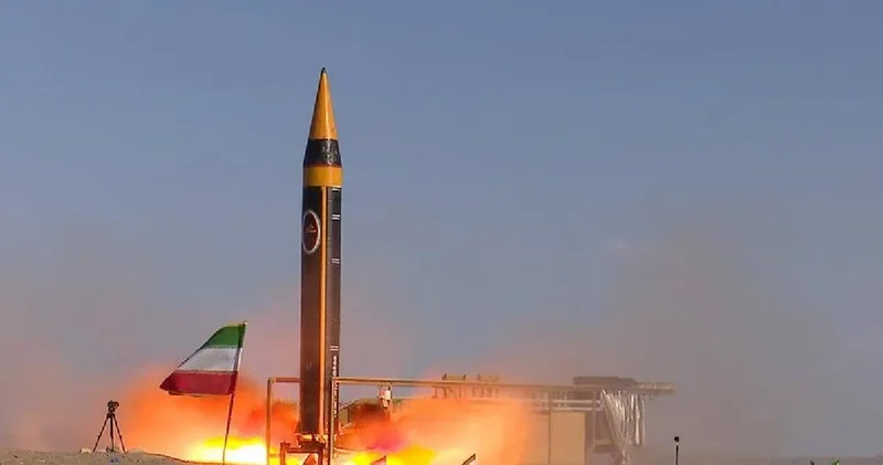 İran 4 bin kilometrelik füze iddiasını yalanladı!