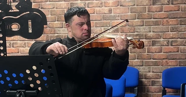 Down sendromlu Kadir in müzik aşkı Erzurum Haberleri