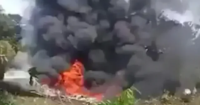 Kolombiya da 110 personeli taşıyan askeri uçak düştü VİDEO İZLE