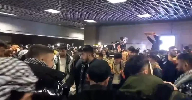 Marmaray da tepki çeken görüntüler! Sözcü Gazetesi