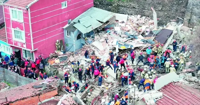 Doğal gaz patladı iki bina çöktü Yerel Gündem Haberleri