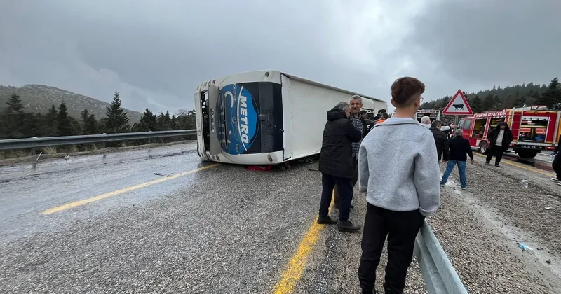 SON DAKİKA: Konya Antalya karayolunda yolcu otobüsü devrildi: Çok sayıda yaralı var...