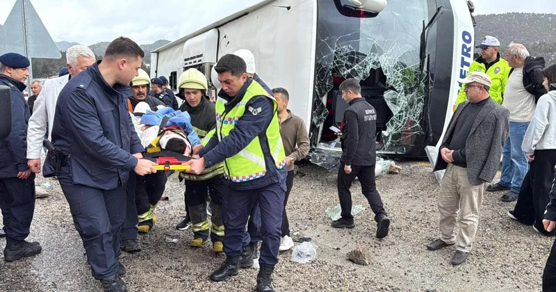 Konya da devrilen yolcu otobüsündeki 20 kişi yaralandı