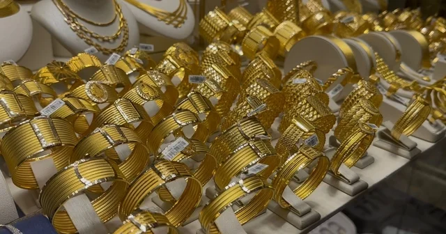 Altında bankalar ile canlı piyasadaki makas gramda 500 lirayı geçti Bursa Kuyumcular Odası Başkanı İsa Altıkardeş: Bu rakamlar alım fırsatı, altından korkmayın. Gördüğü yeri her zaman geçer Bursa Haberleri