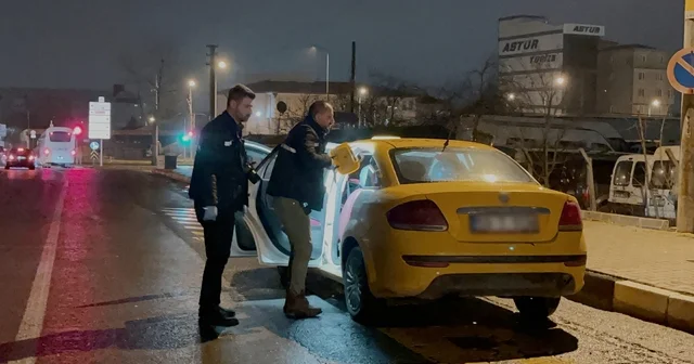 Tekirdağ da takside yolcu dehşeti: Şoförü omzundan bıçakladı Tekirdağ Haberleri