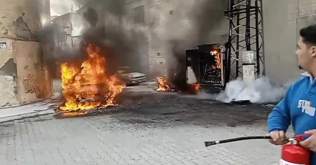 Elektrik panosu alev aldı, 3 araç zarar gördü Şanlıurfa Haberleri
