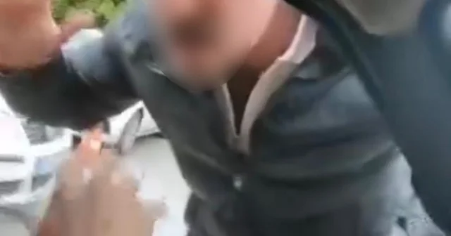 Ailesinin yanında saldırıya uğrayan sürücünün o anları kamerada İzmir Haberleri